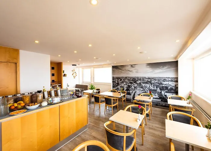 City Hotel Heilbronn 3* היילברון