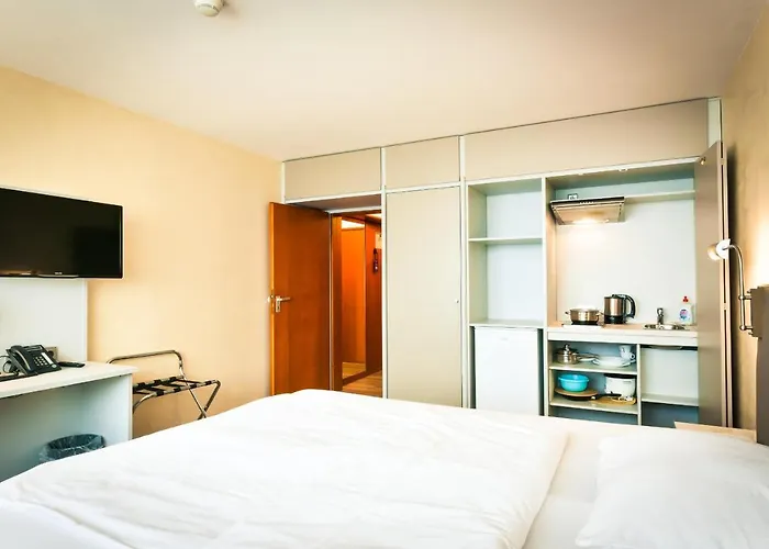 מלון City Hotel Heilbronn 3*